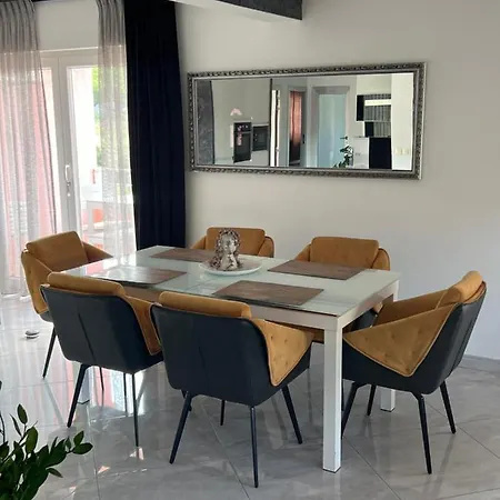 Cosic Apartment *